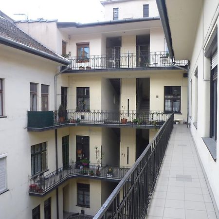 Retro Apartment Budapest Exterior photo