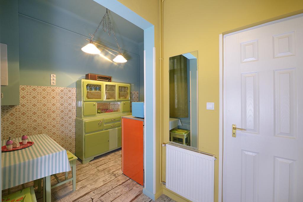 Retro Apartment Budapest Room photo