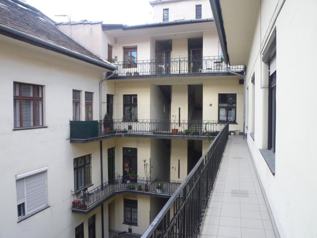 Retro Apartment Budapest Exterior photo